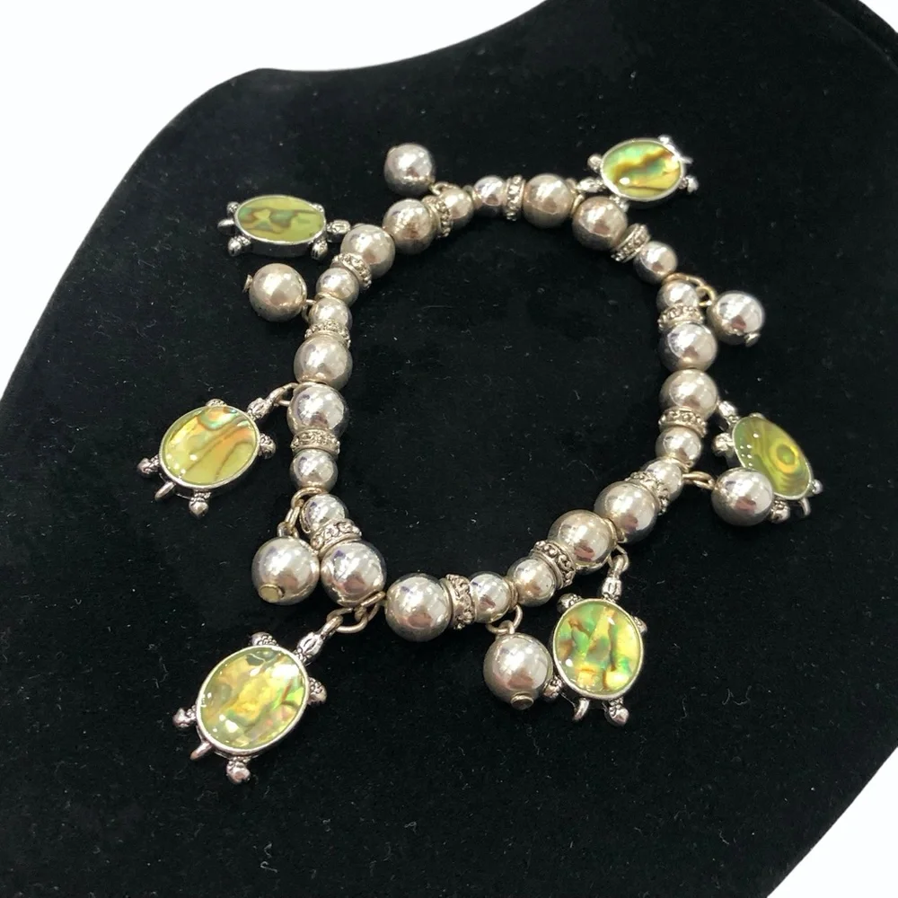 VINTAGE SILVER TONE BEADS & GREEN TURTLE CHARM STRETCH BRACELET